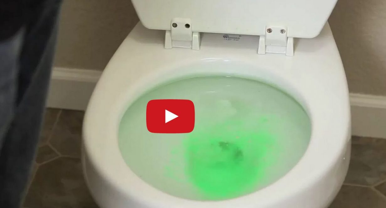 VIDEO He Poured Green Slime In His Toilet. The Reason Why?!? I Can’t Believe This Worked